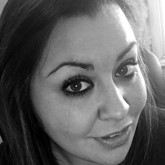 Meet your Posher, Nadine - Picture 1 of 1